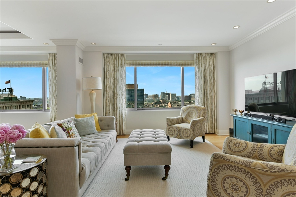 Boston, Massachusetts 02116, United States, 3 Bedrooms Bedrooms, ,3 BathroomsBathrooms,Residential,Active,203980