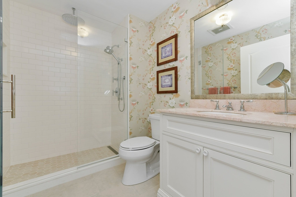 Boston, Massachusetts 02116, United States, 3 Bedrooms Bedrooms, ,3 BathroomsBathrooms,Residential,Active,203980