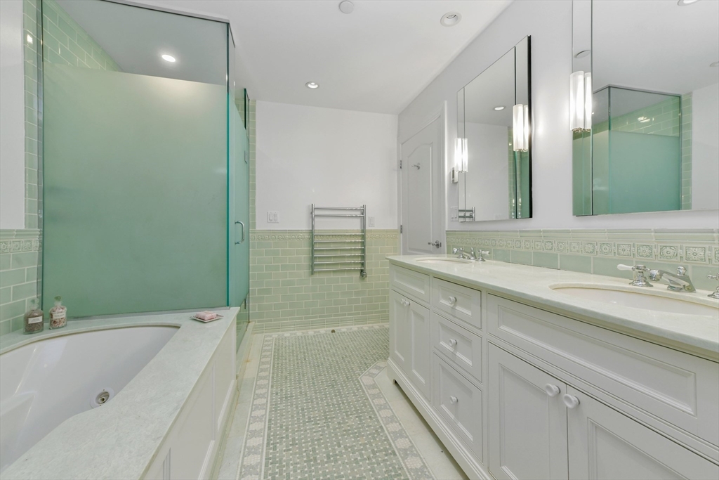 Boston, Massachusetts 02116, United States, 3 Bedrooms Bedrooms, ,3 BathroomsBathrooms,Residential,Active,203980