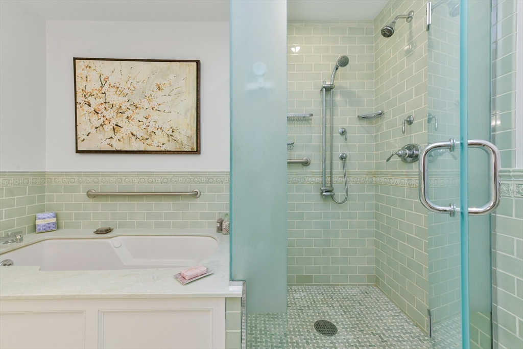 Boston, Massachusetts 02116, United States, 3 Bedrooms Bedrooms, ,3 BathroomsBathrooms,Residential,Active,203980