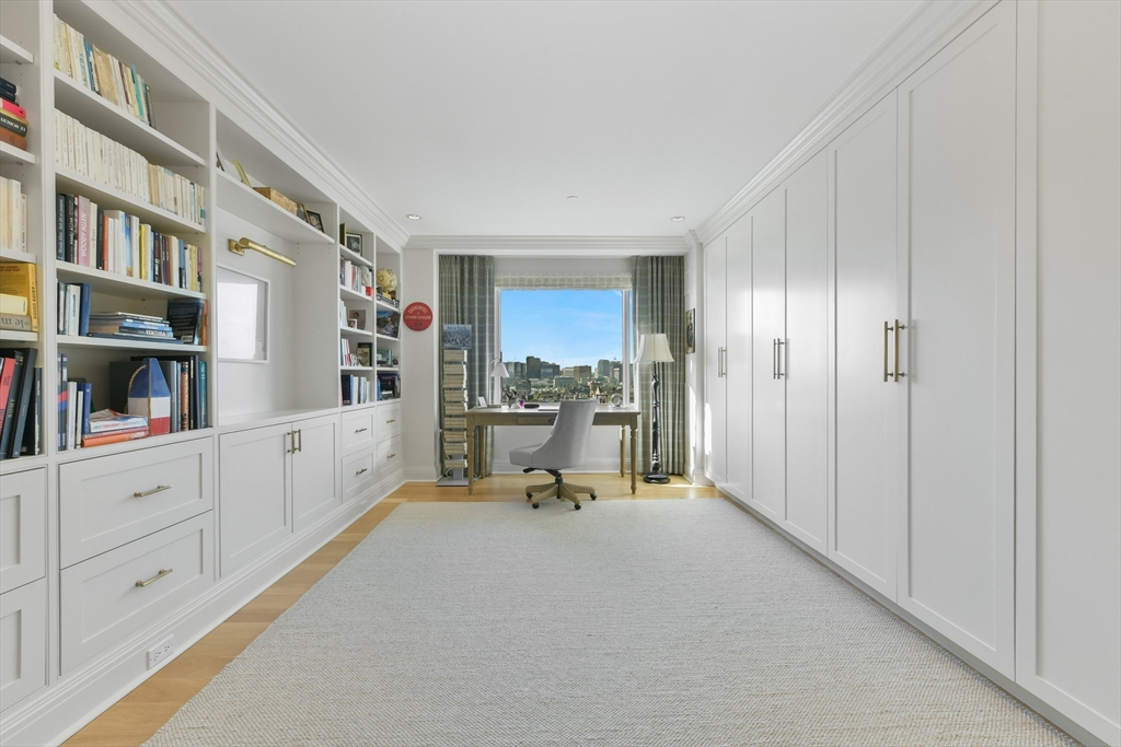 Boston, Massachusetts 02116, United States, 3 Bedrooms Bedrooms, ,3 BathroomsBathrooms,Residential,Active,203980