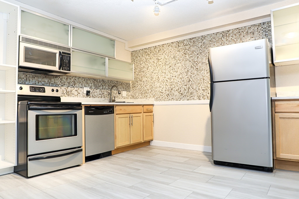 96 Old Colony Ave 313
