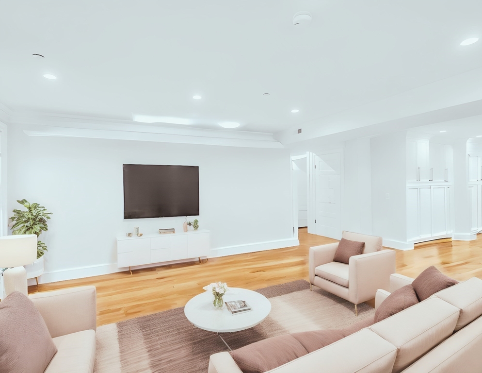 56 Belmont St 3