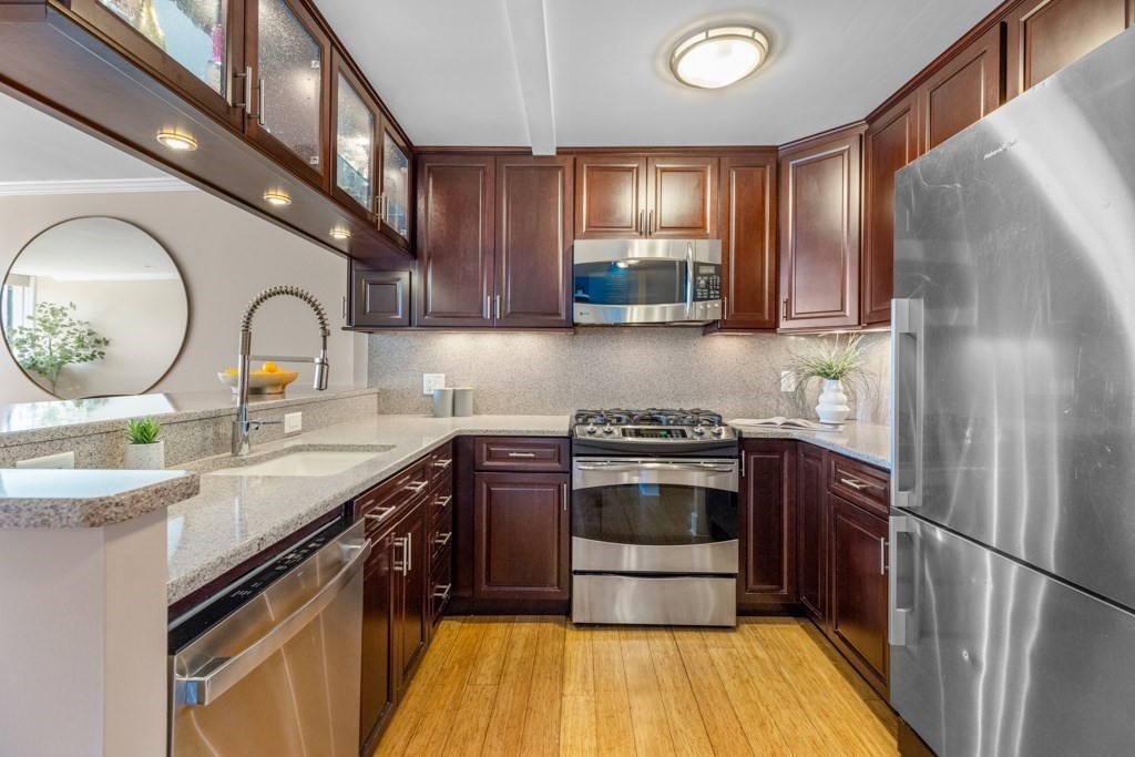 42 8th Street 5525