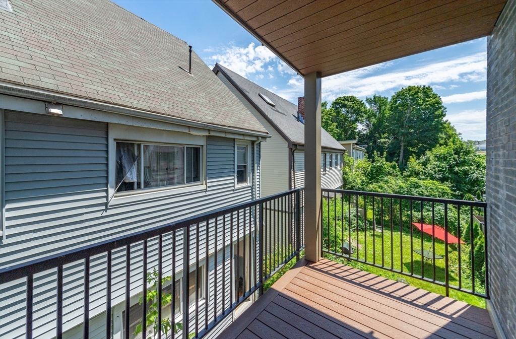 212-214 Market Street 201