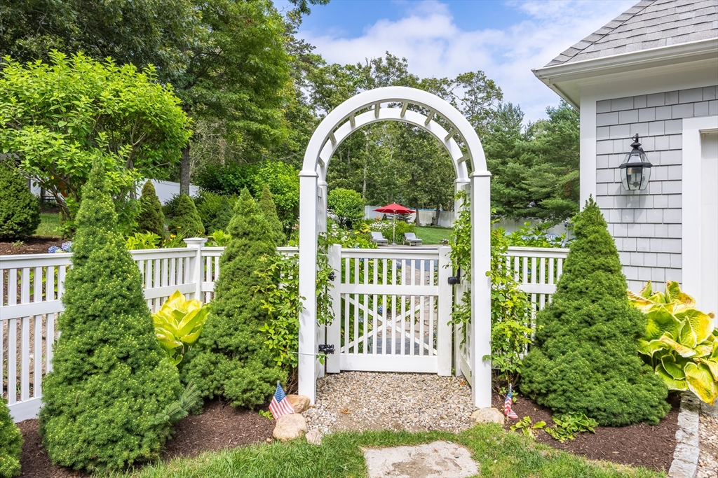 41 Lakeview Drive