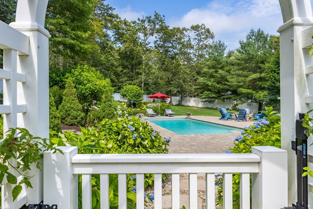 41 Lakeview Drive