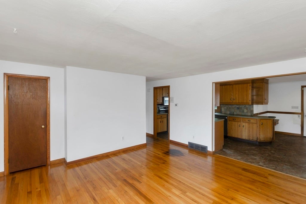 293 N Loomis St, Southwick, MA, 293 N Loomis St, Southwick, MA Photo #9