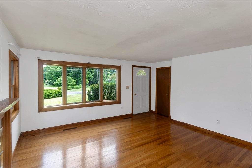 293 N Loomis St, Southwick, MA, 293 N Loomis St, Southwick, MA Photo #8