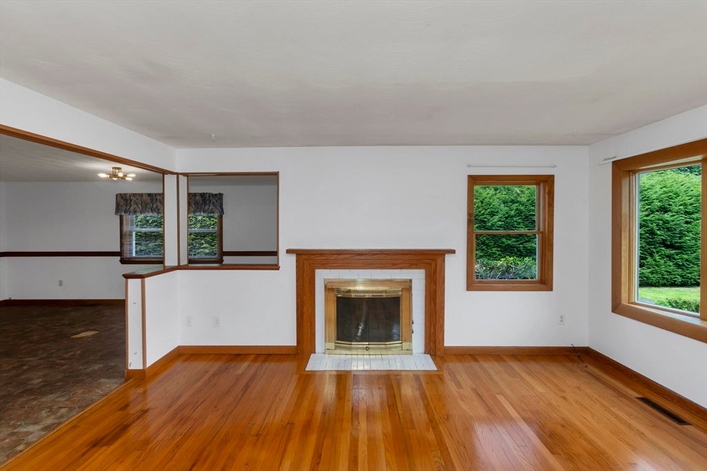 293 N Loomis St, Southwick, MA, 293 N Loomis St, Southwick, MA Photo #5