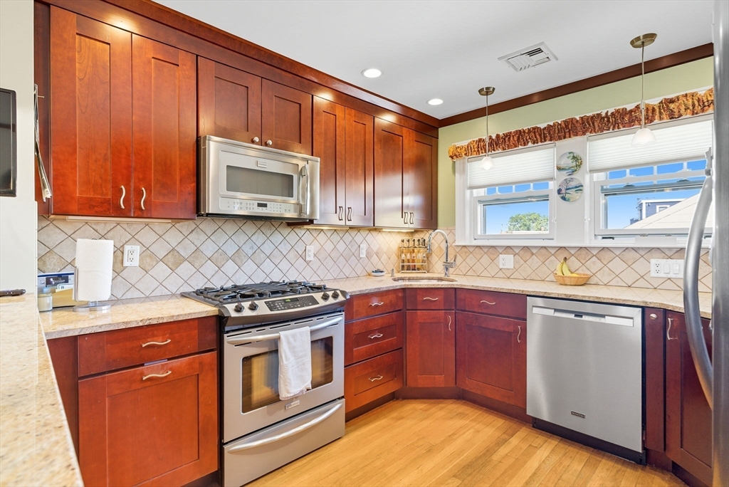 40 Cottage Park Rd
