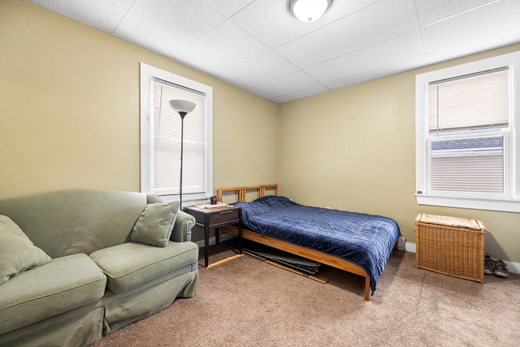 9-10 Parker Ct