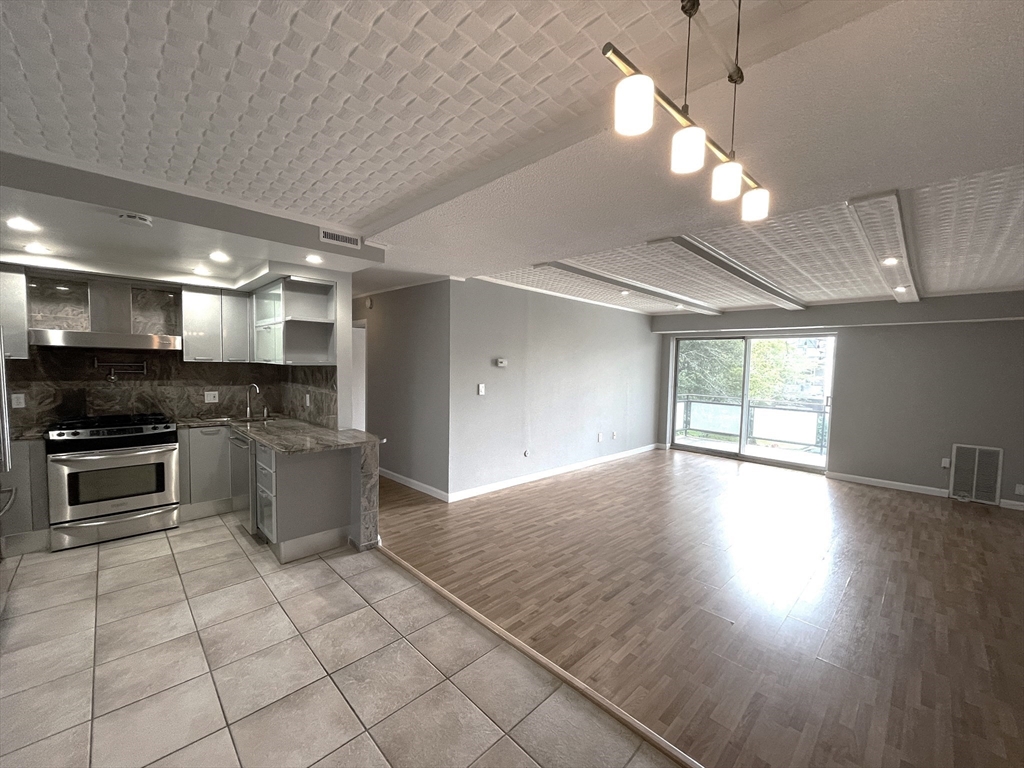 44 Broadlawn Pk 18A
