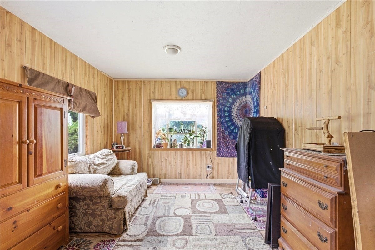 2 Hillwood Ave