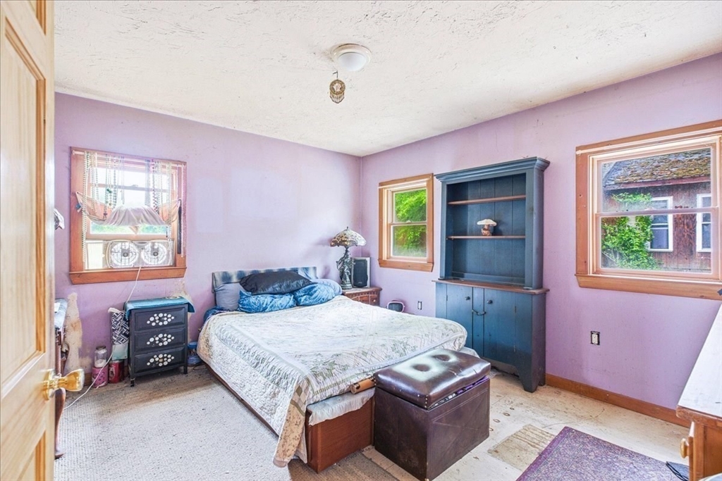 2 Hillwood Ave
