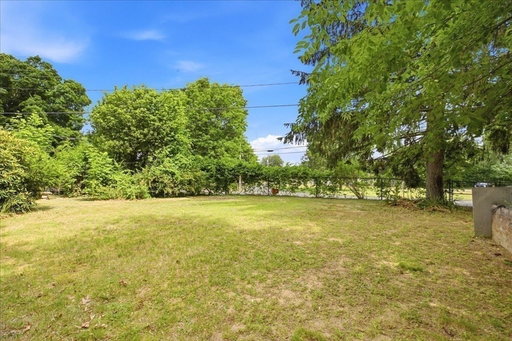 2 Hillwood Ave