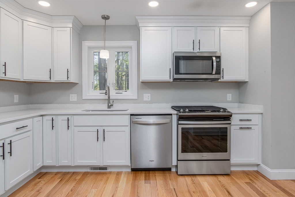 21 Birch Drive, Pepperell, MA Photo #9