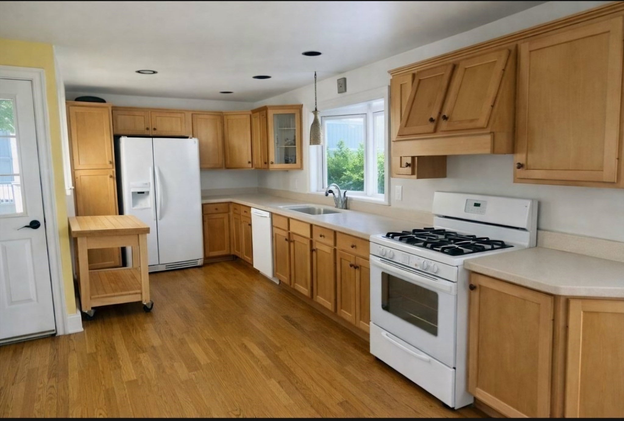 69 Lealand Street #69, Agawam, MA Photo #4