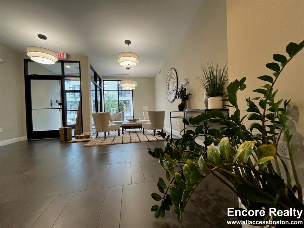 1 Everett ST #303, Boston, MA Photo #13
