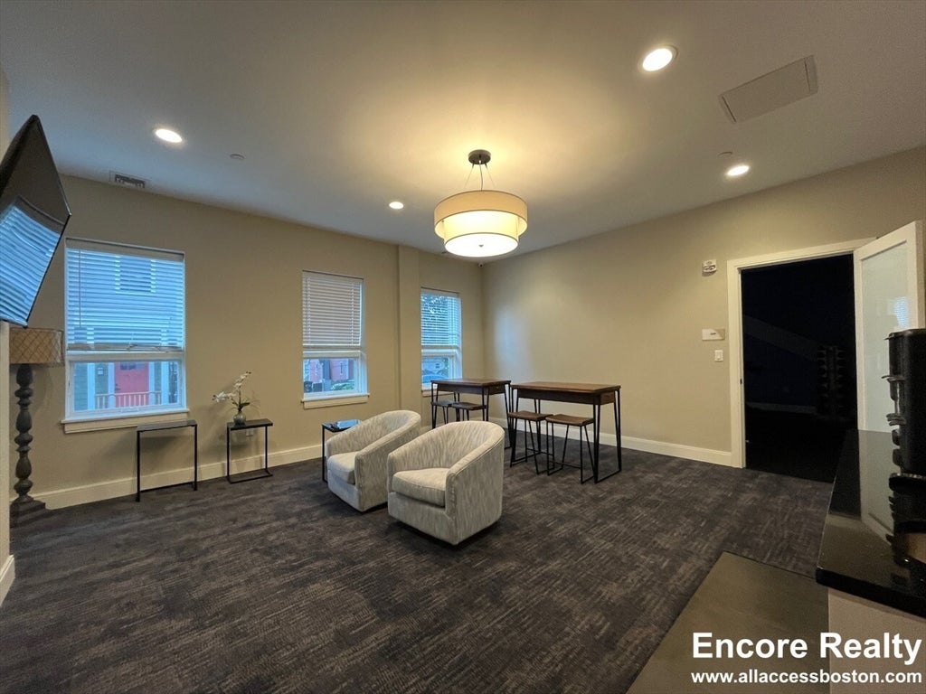1 Everett ST #303, Boston, MA Photo #14