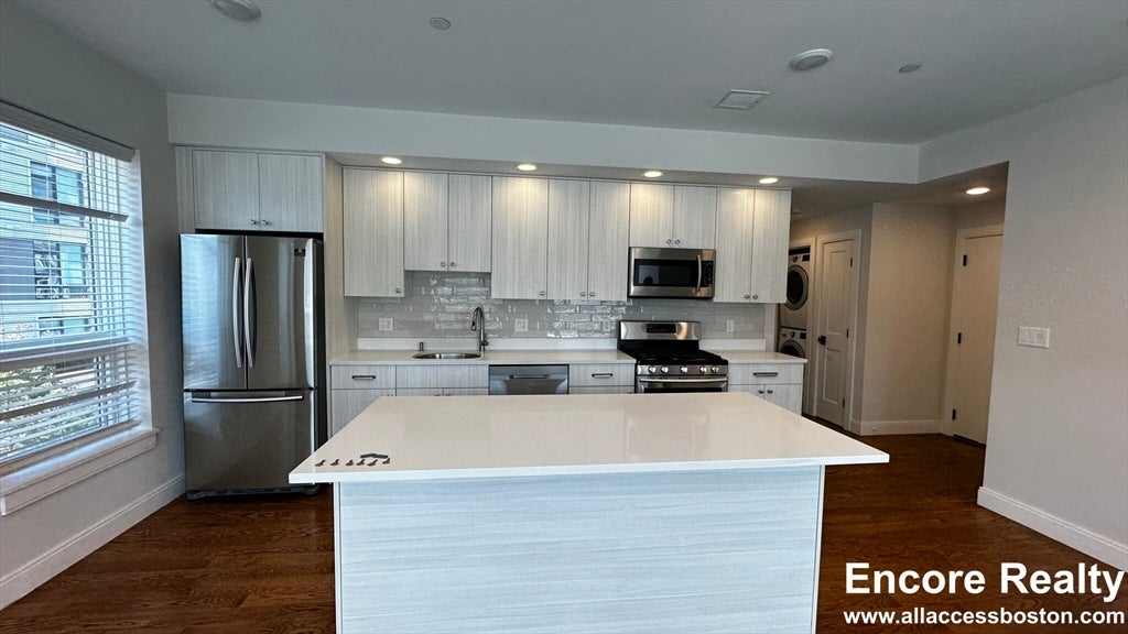 1 Everett ST #303, Boston, MA Photo #5