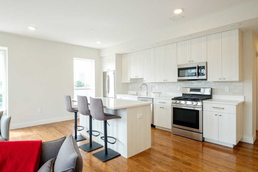 1 Everett ST #303, Boston, MA Photo #8