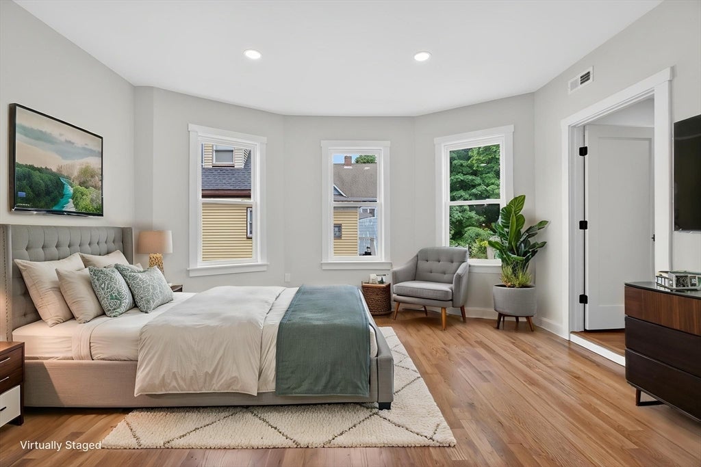 21 Hutchinson St 2
