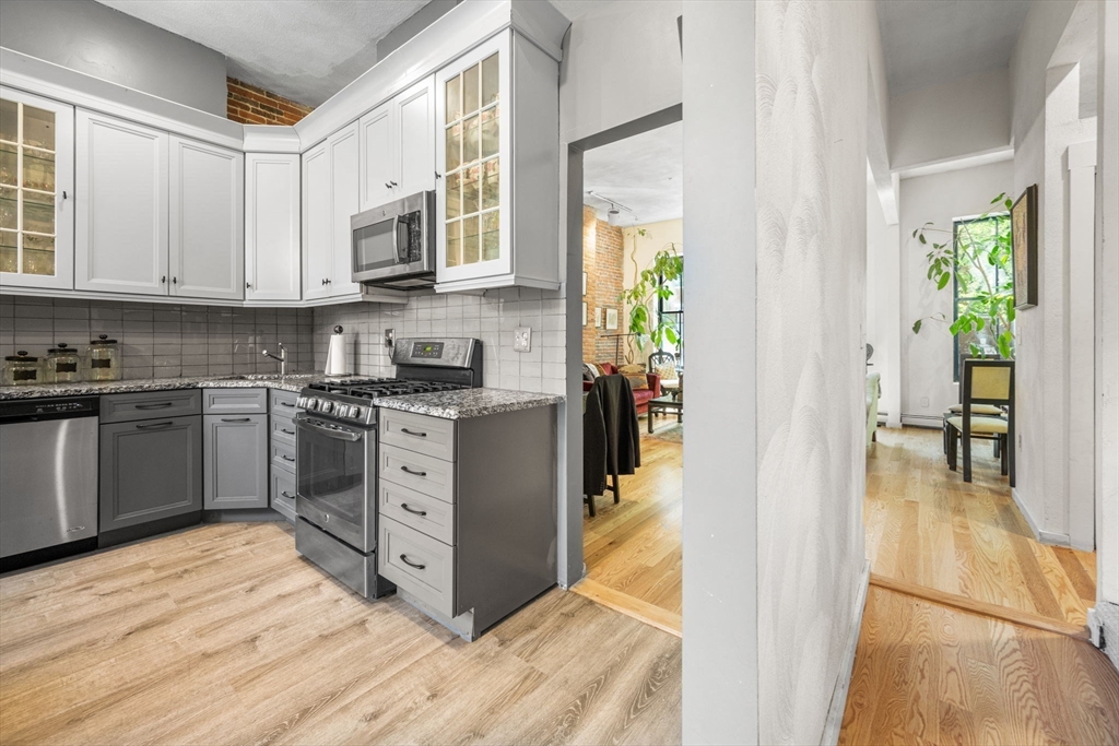 50 E Springfield St 1