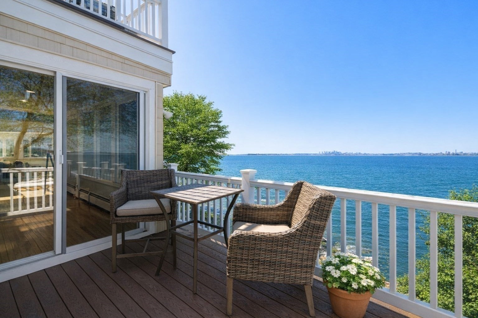 43 Maple Ave, Nahant MA 01908