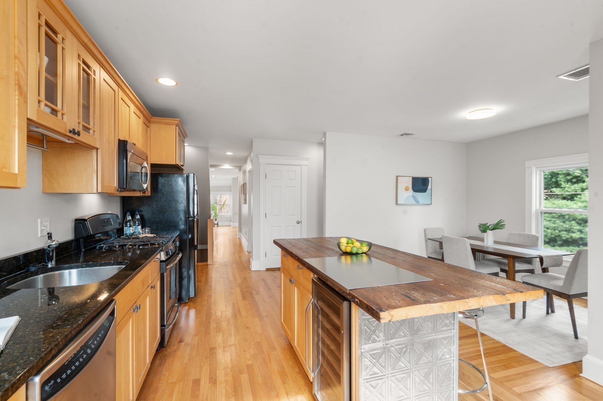 2 Holton St #2B, Medford, MA Photo #9
