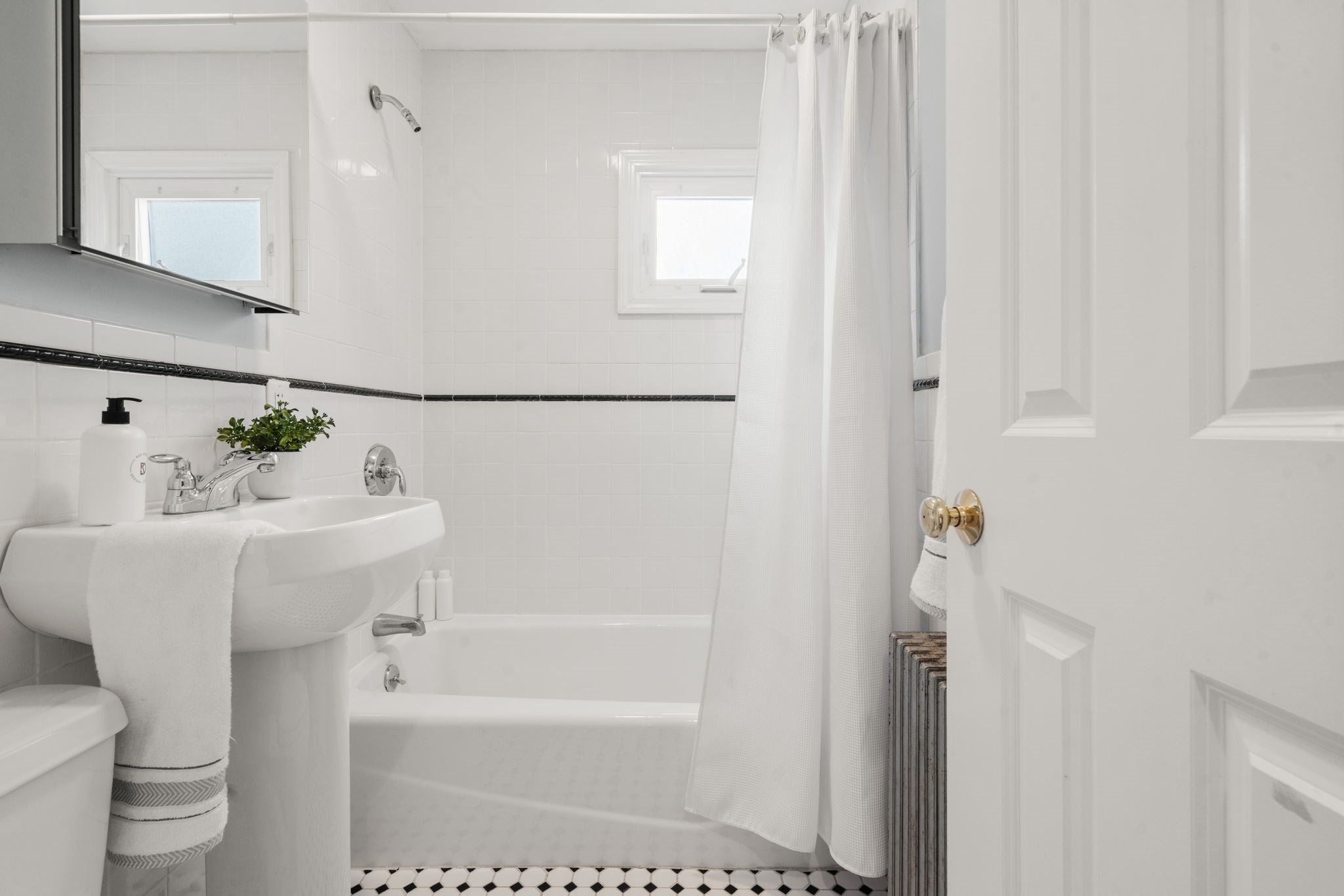 2 Holton St #2B, Medford, MA Photo #11