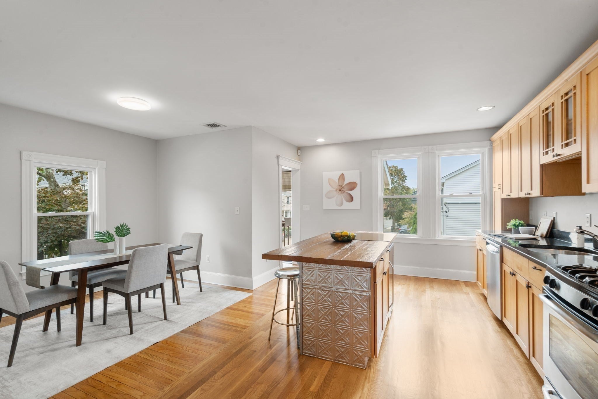 2 Holton St #2B, Medford, MA Photo #7