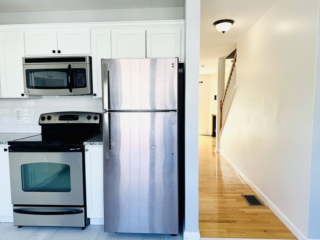 33 Regency Ct 33