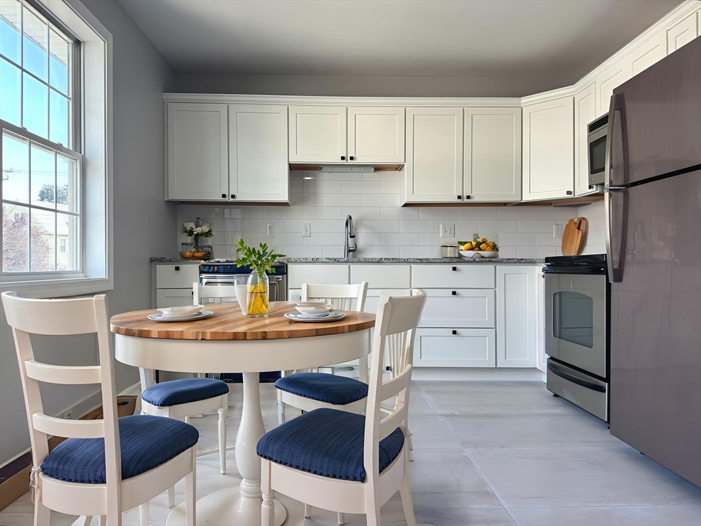 33 Regency Ct 33