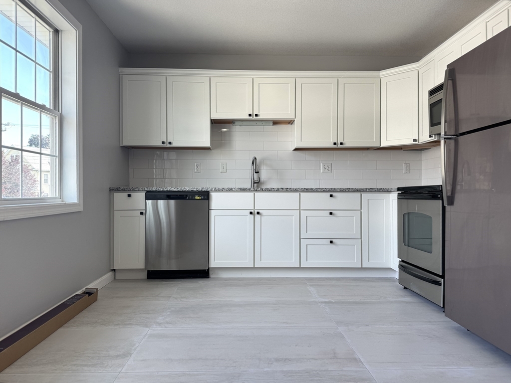 33 Regency Ct 33