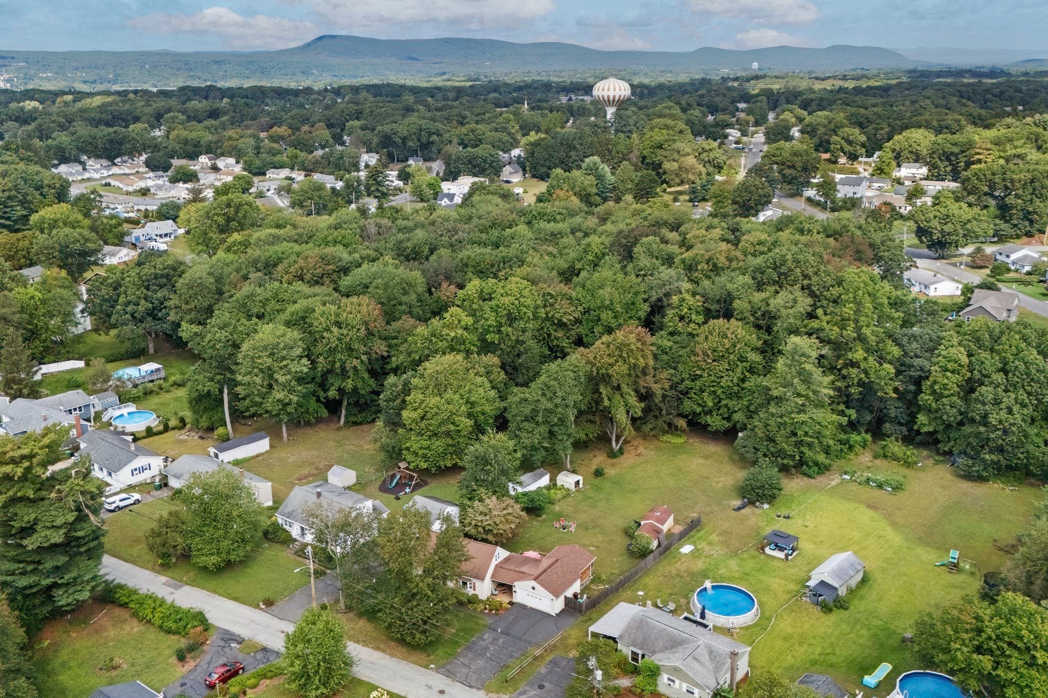 254 Mccarthy Ave, Chicopee, MA Photo #34