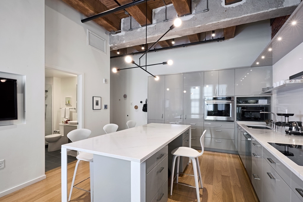 319 A Street 402
