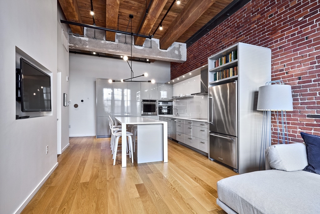 319 A Street 402