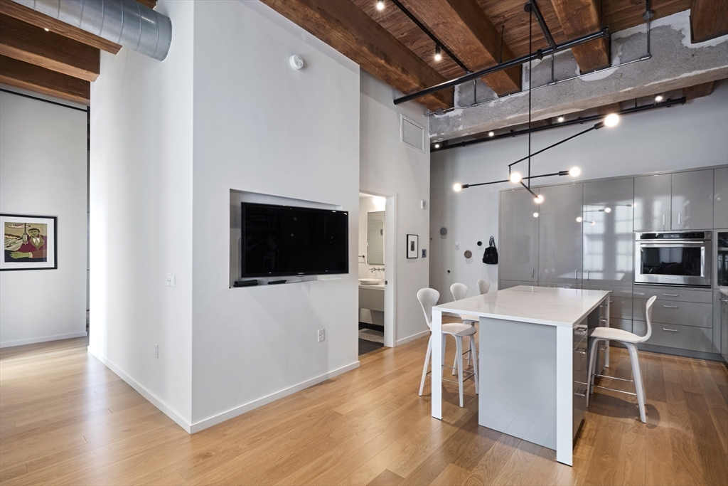 319 A Street 402