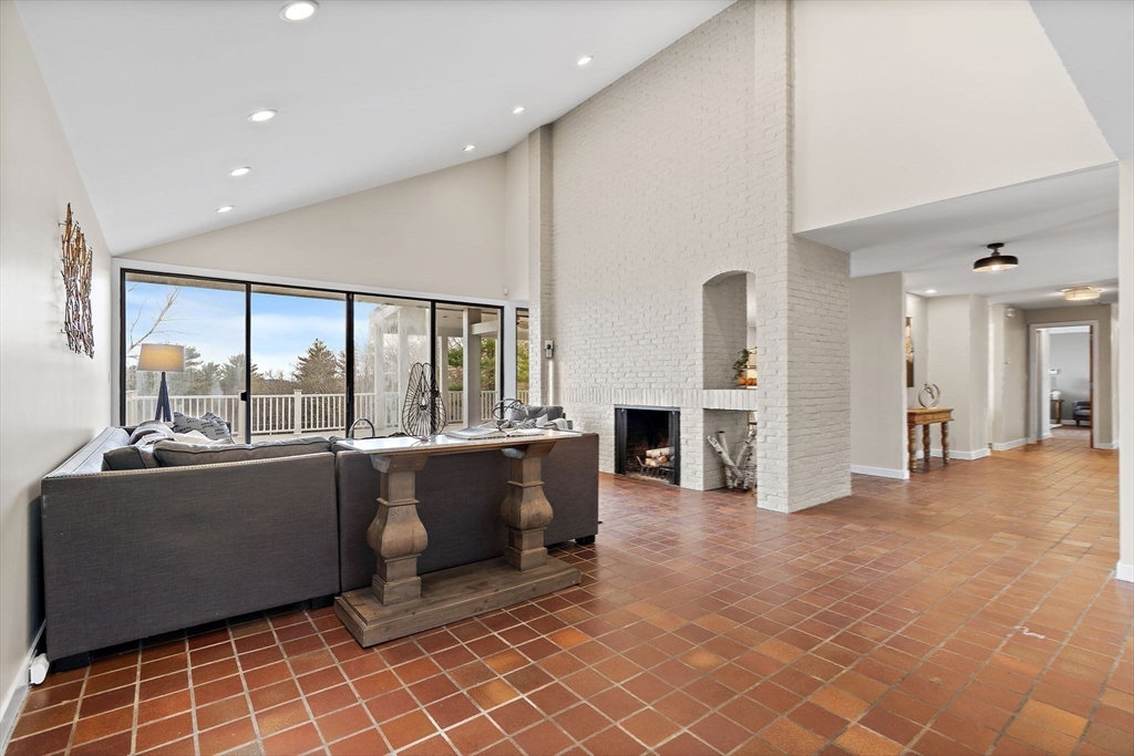 16 Huckleberry Hill Road