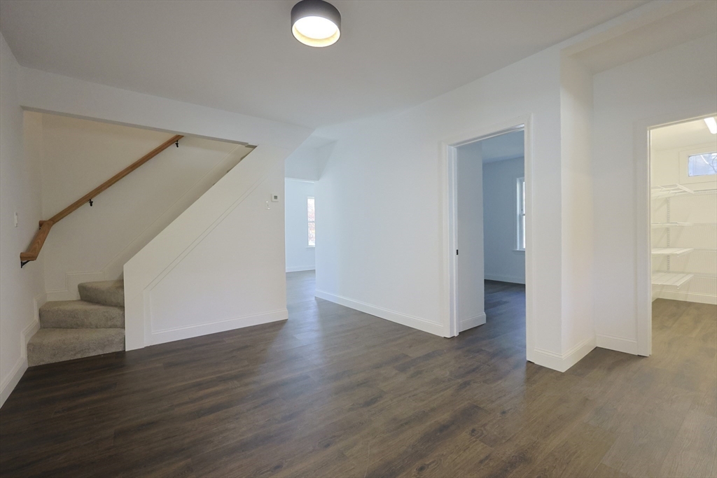 Bellingham, Massachusetts 02019, United States, 3 Bedrooms Bedrooms, ,2 BathroomsBathrooms,Residential,Active,232246