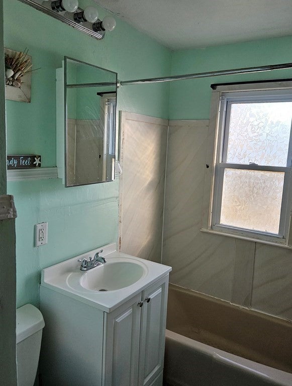27 Stocker ST, Springfield, MA Photo #5