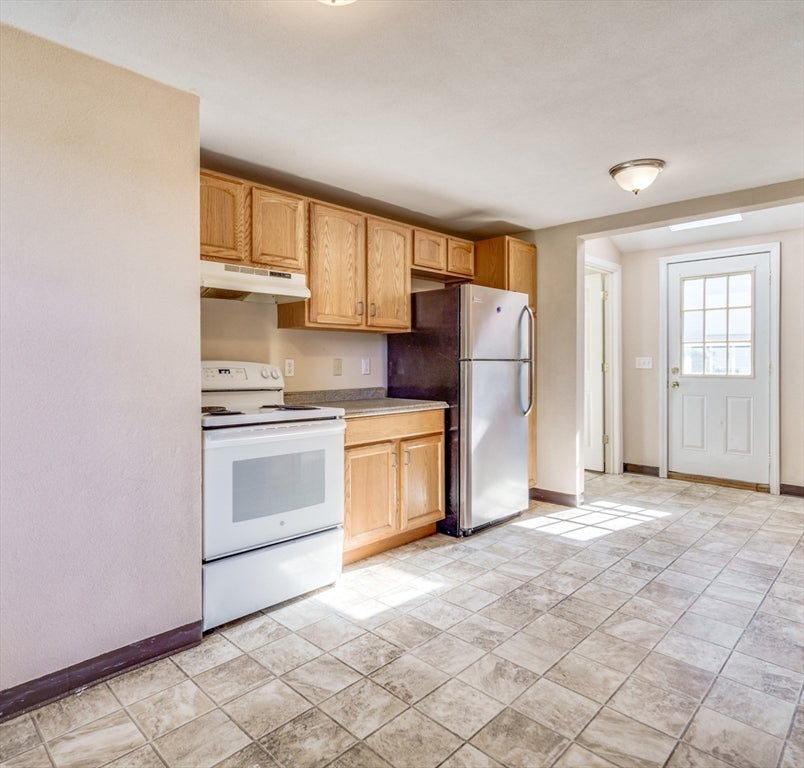 42 Fox Run, Southbridge, MA, 42 Fox Run, Southbridge, MA Photo #3