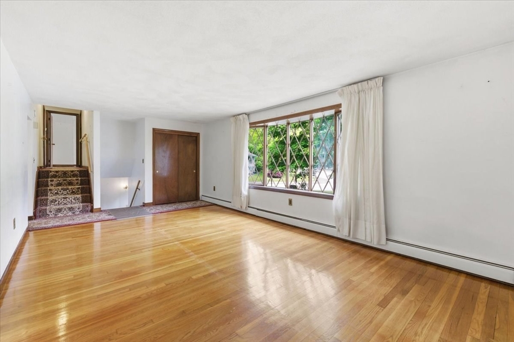 5 Spring Valley Rd