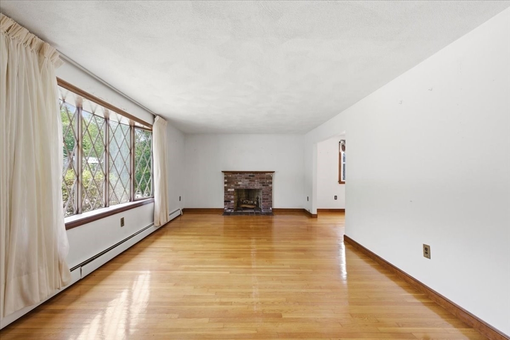 5 Spring Valley Rd