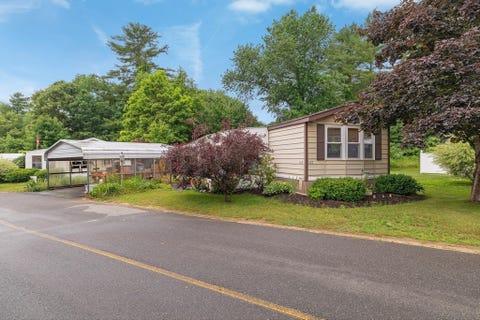 Photo of 147 Pine Ave, Sturbridge, MA 01566 (MLS # 73543461)