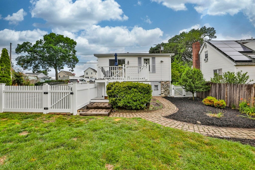 27 Magnolia St