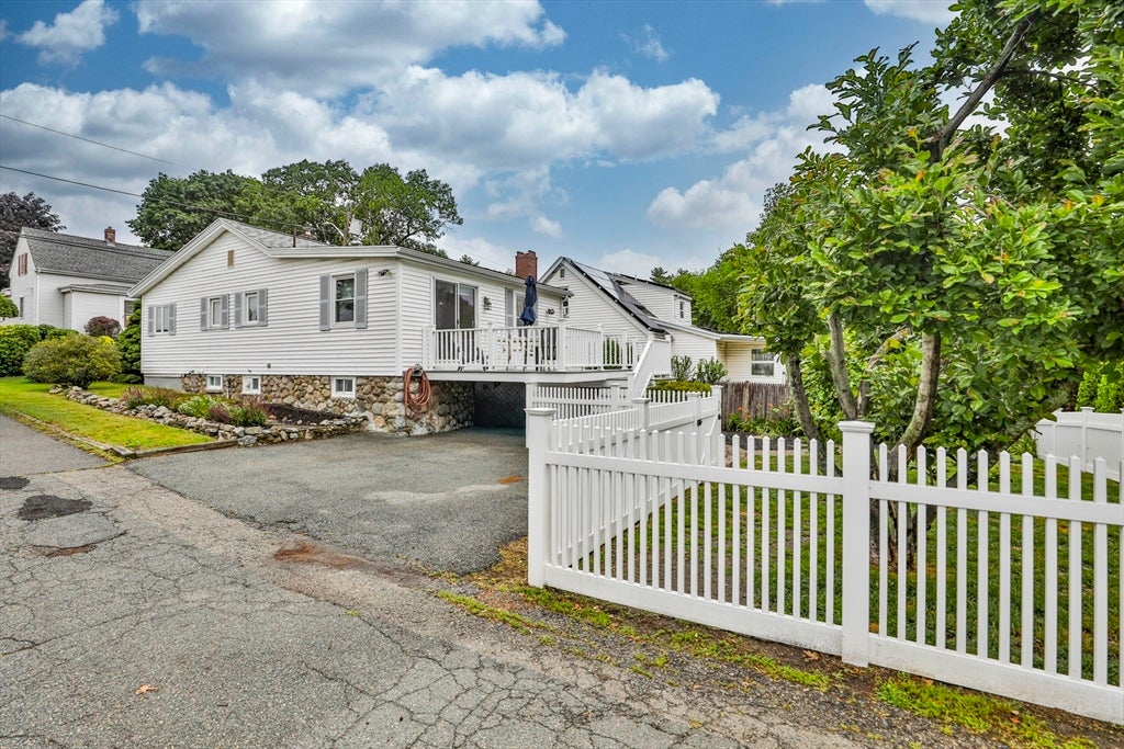 27 Magnolia St