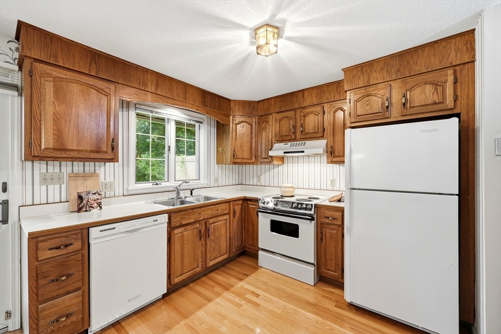 2 Mansion Woods Dr #B, Agawam, MA, 2 Mansion Woods Dr #B, Agawam, MA Photo #9