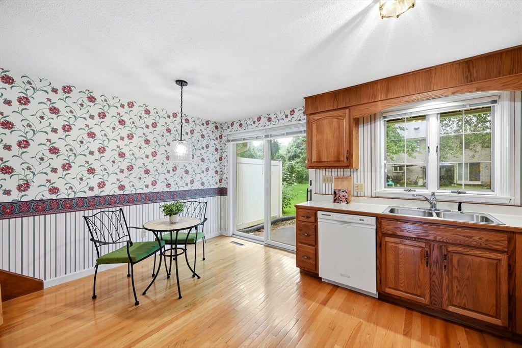 2 Mansion Woods Dr #B, Agawam, MA, 2 Mansion Woods Dr #B, Agawam, MA Photo #7